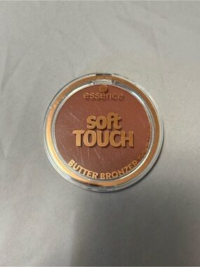 Essence Soft Touch Butter Bronzer - Shade 40 Chocolate Butter Dream